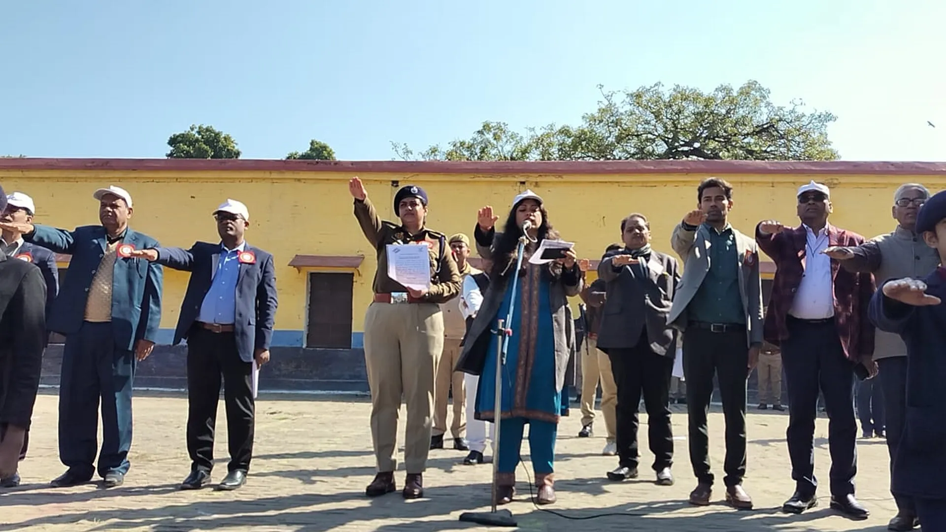 कासगंज : डीएम व एसपी ने दिलाई हर चुनाव में मतदान की शपथ