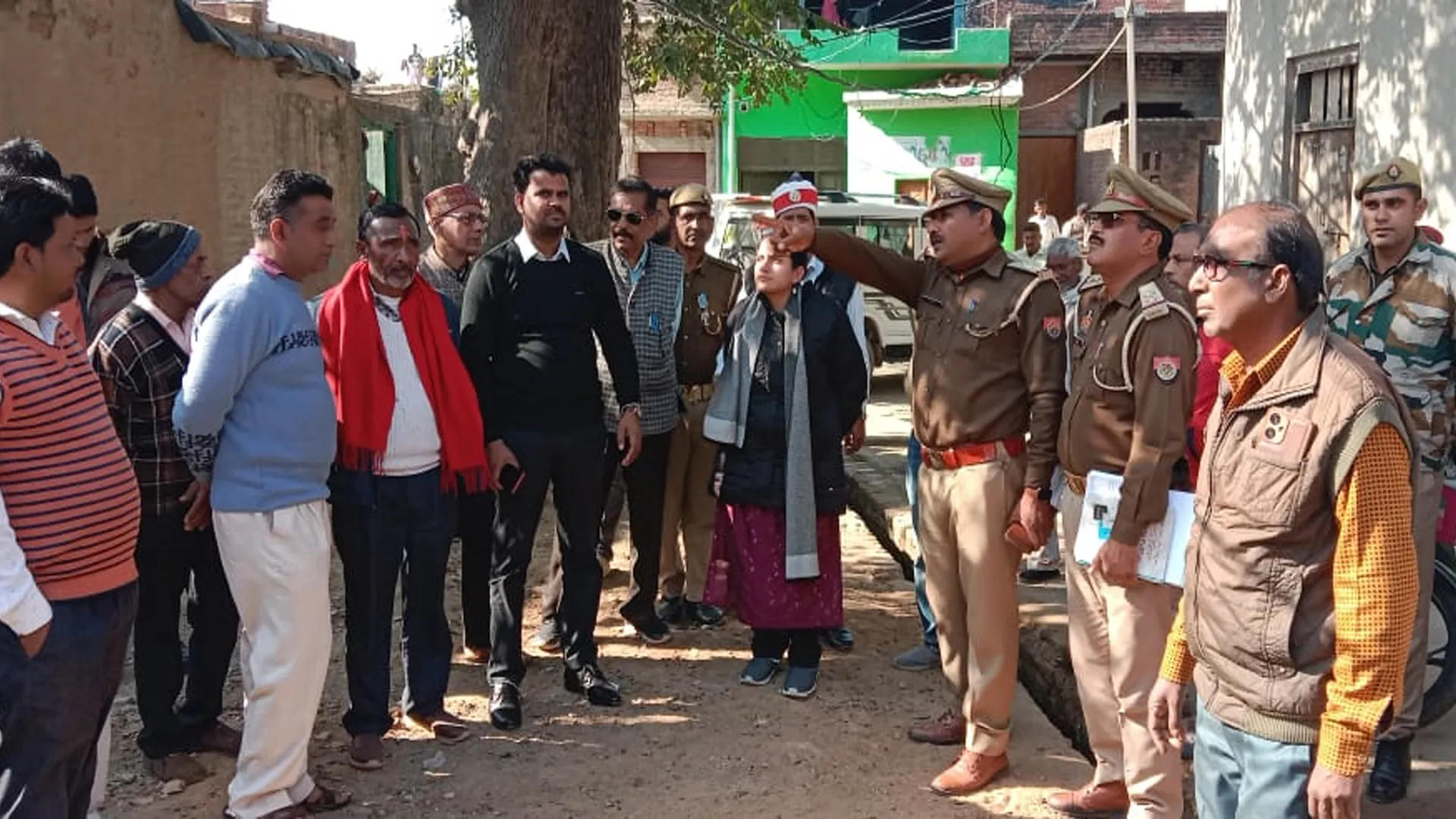 बदायूं : टीम पर लगे आरोप तो खुद जांच करने पहुंचीं बिसौली एसडीएम