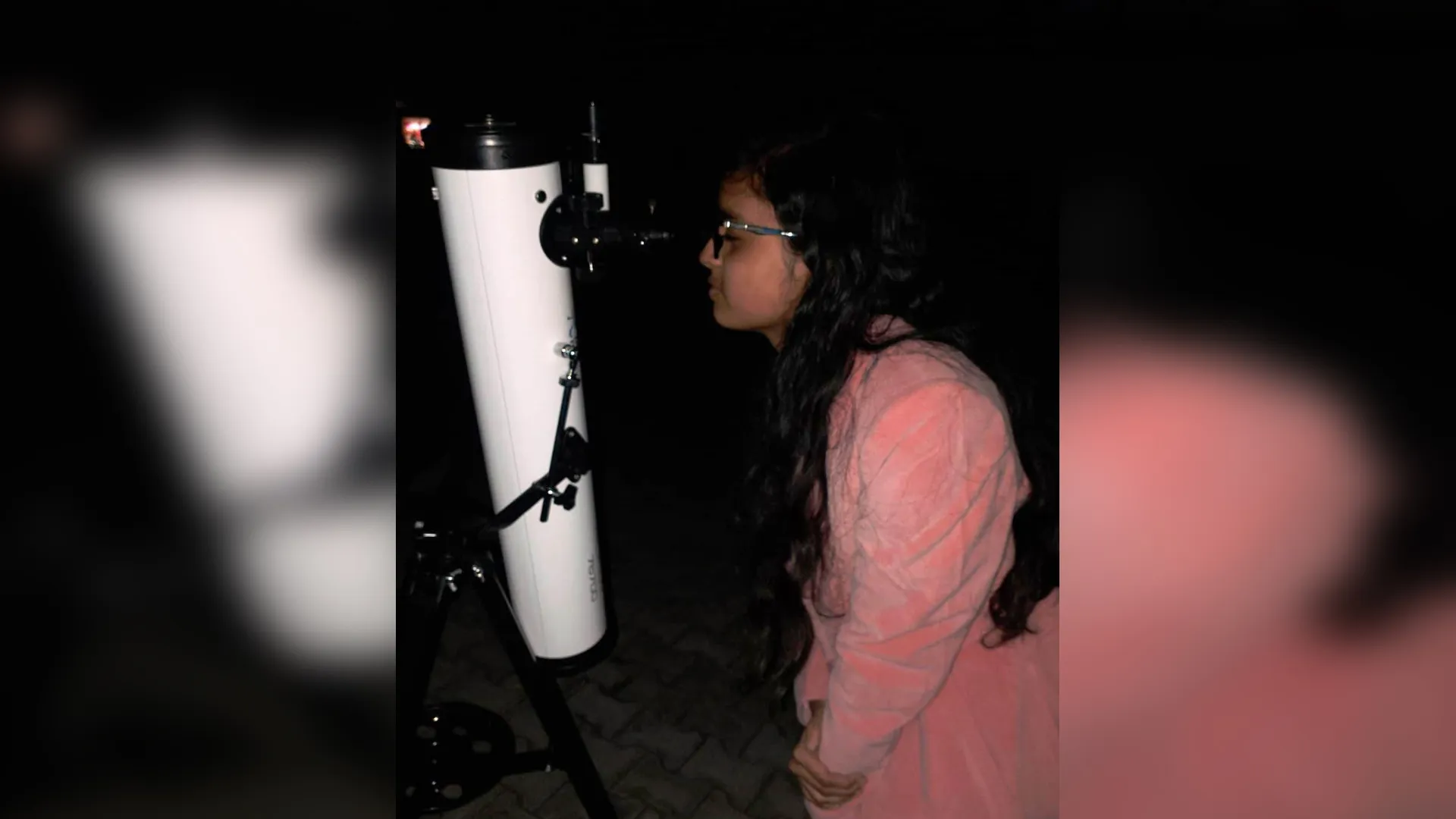 कासगंज: टेलीस्कोप से आकाश के नजारे देख रोमांचित हुए विद्यार्थी, समझा ग्रहों का विज्ञान