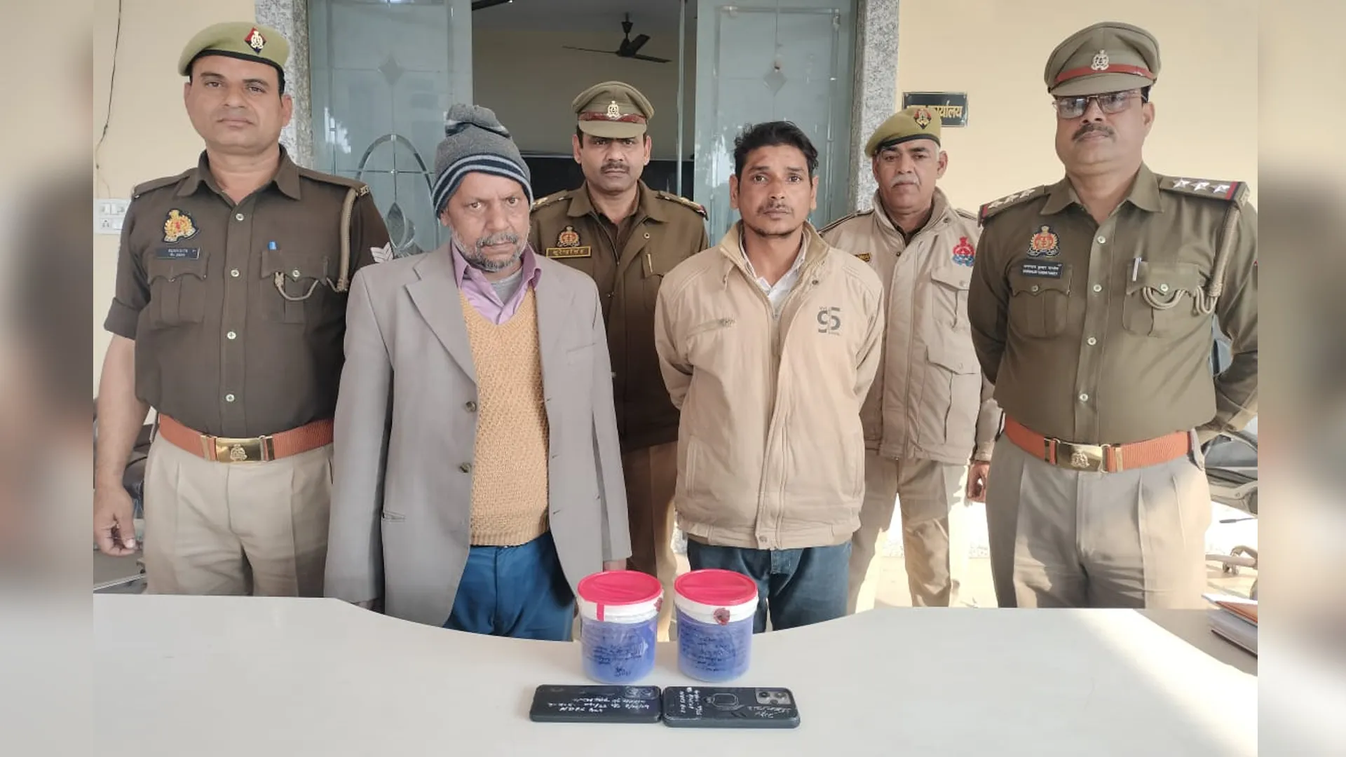 बरेली: OLA का ड्राइवर बन गया तस्कर,  4.85 करोड़ की कोकीन के साथ पकड़ा गया