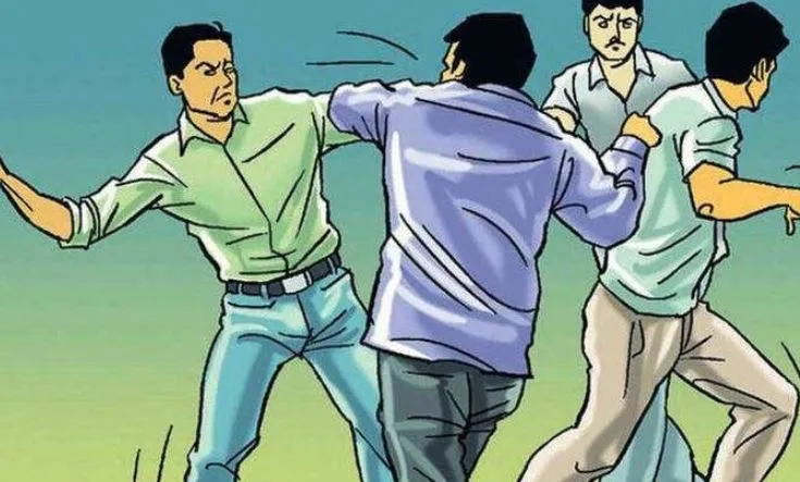 बदायूं: सर्कस देखने के दौरान बवाल, आप में भिड़ गए दो समुदाय के लोग...जमकर मारपीट