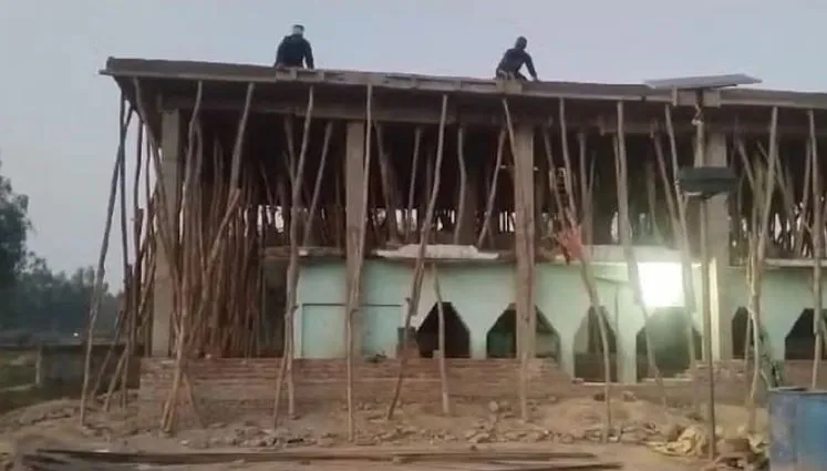 Bareilly: मजार पर बिना अनुमति किसने कर दिया नया निर्माण? सांसद ने की शिकायत...हटाने के आदेश