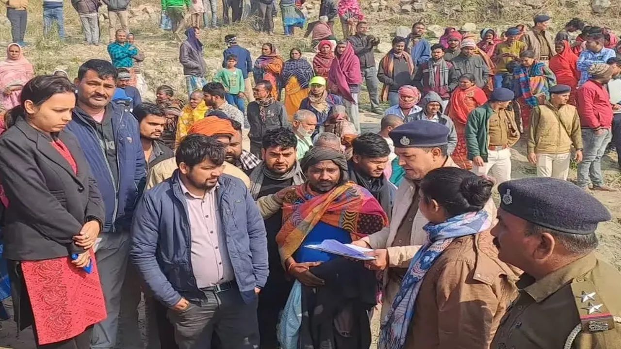 बिहार में बड़ा हादसा: गंगा में नौका पलटने से तीन लोगों की मौत, चार लापता 