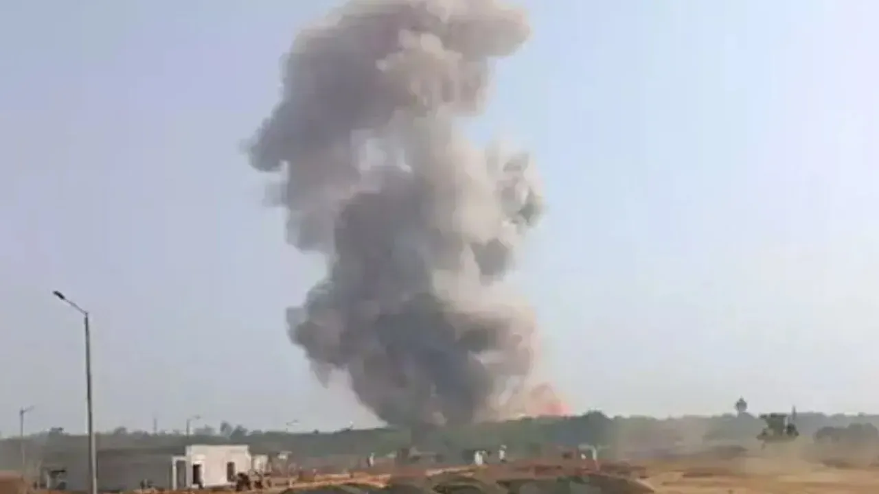 महाराष्ट्र: Ordnance Factory में विस्फोट से 8 मजदूर की मौत, छह घायल...बचाव अभियान जारी 