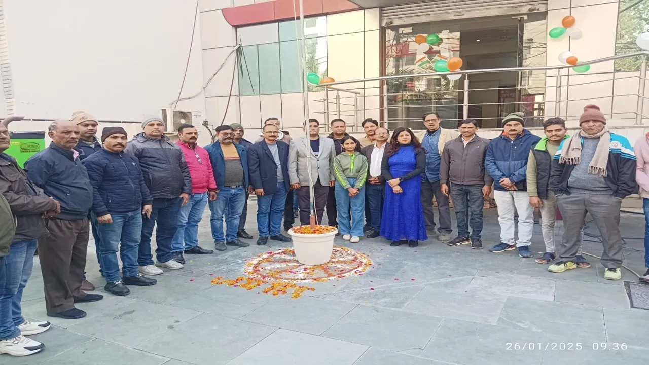 Republic Day 2025: अमृत विचार लखनऊ कार्यालय में फहराया गया तिरंगा, 76वें गणतंत्र दिवस की दीं शुभकामनाएं
