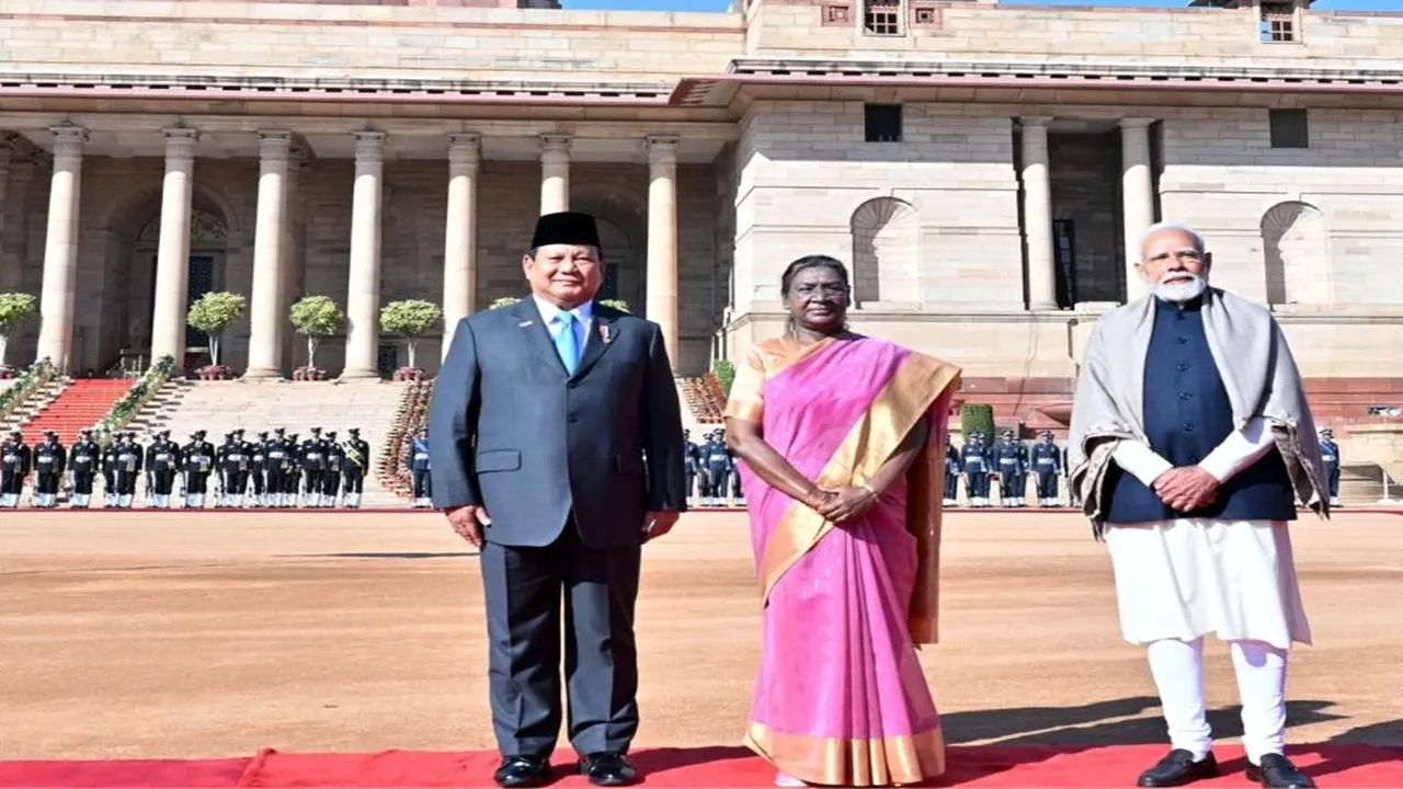 Republic Day: विदेशों में भी भारतीयों ने मनाया 76वां गणतंत्र दिवस: सिंगापुर के नेताओं ने राष्ट्रपति मुर्मू, पीएम मोदी को दी बधाई 