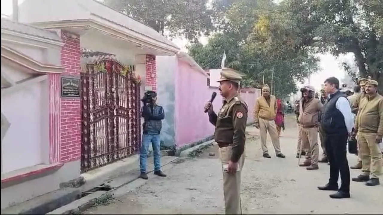  Gonda News: गैंगस्टर एक्ट के 2 आरोपियों की 1.09 करोड़ रुपये की संपत्ति कुर्क, मारपीट व गैर इरादतन हत्या के तहत दर्ज है मुकदमा