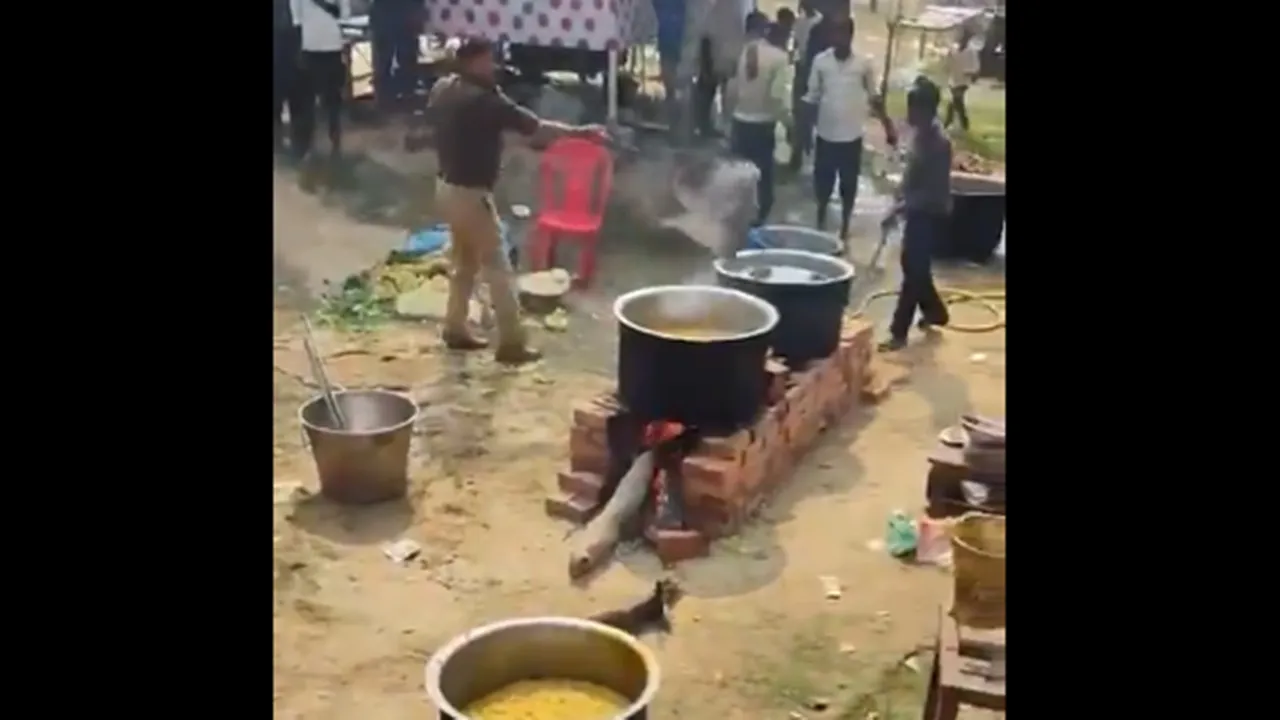 Prayagraj News: थाना प्रभारी ने भंडारे के भोजन में मिलाया राख, वीडियो वायरल होने पर DCP ने किया निलंबित 