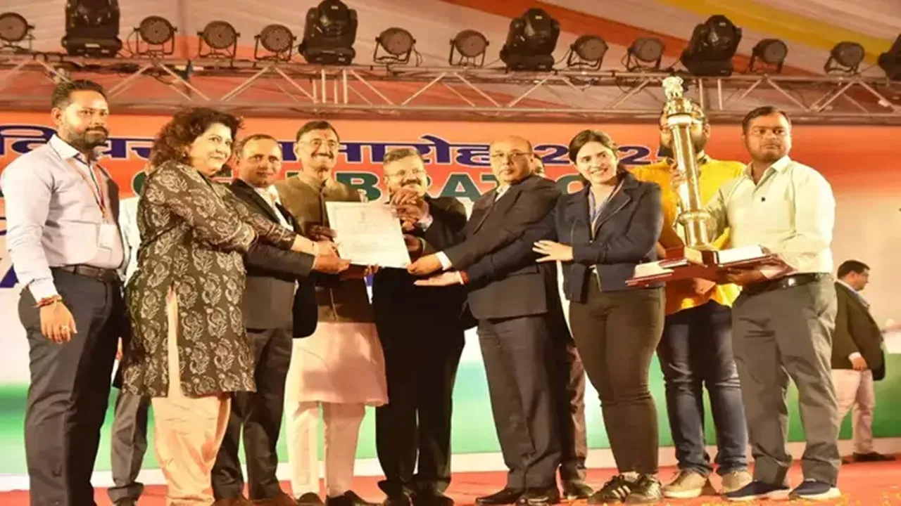 गणतंत्र दिवस परेड में UP की झांकी को मिला प्रथम स्थान, महाकुंभ के दिव्य स्वरूप को दर्शाया गया था