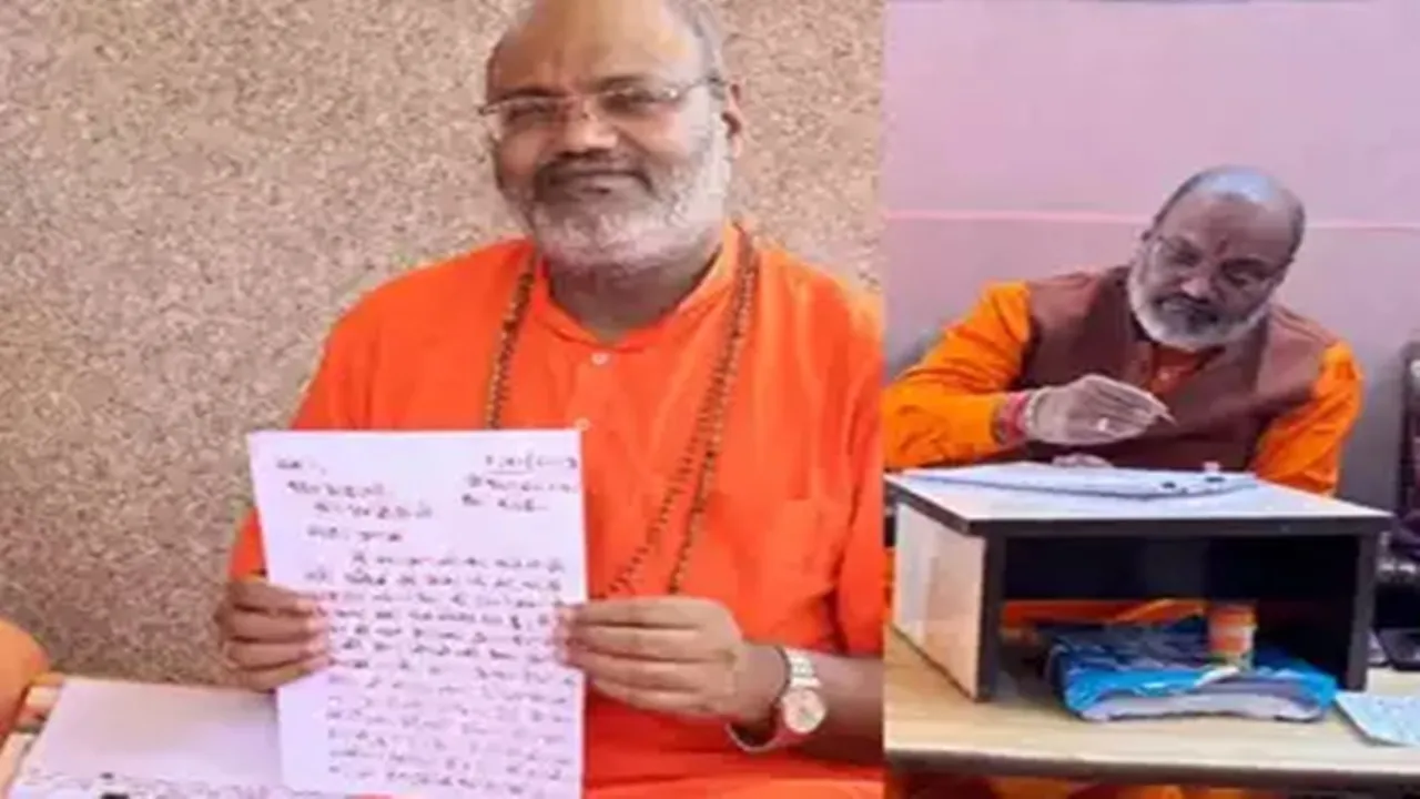 हिंदुओं की रक्षा के लिए जूना अखाड़ा के महामंडलेश्वर ने पीएम मोदी को खून से लिखा पत्र, जानें क्या है पूरा मामला