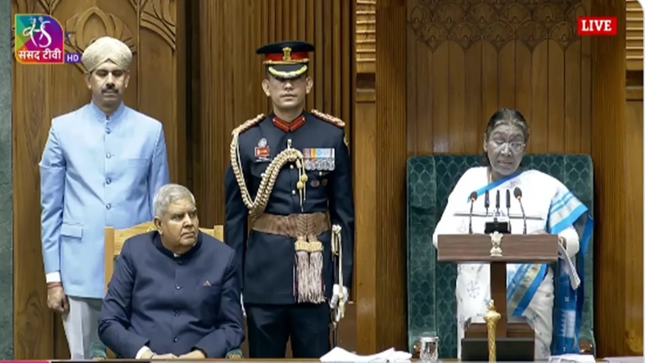Union Budget 2025: संसद में राष्ट्रपति मुर्मू ने कहा- मोदी सरकार के तीसरे कार्यकाल में तीन गुना गति से हो रहा काम