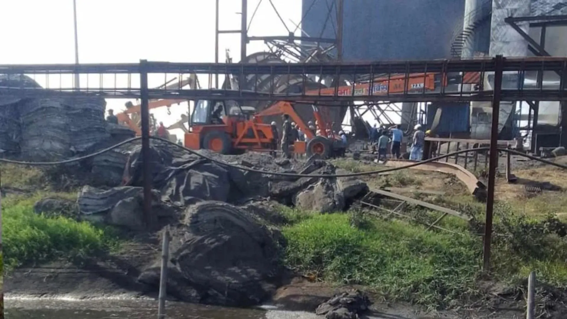 कुसुम लोहा फैक्ट्री हादसा: 40 घंटे के रेस्क्यू ऑपरेशन के बाद तीन शव और बरामद