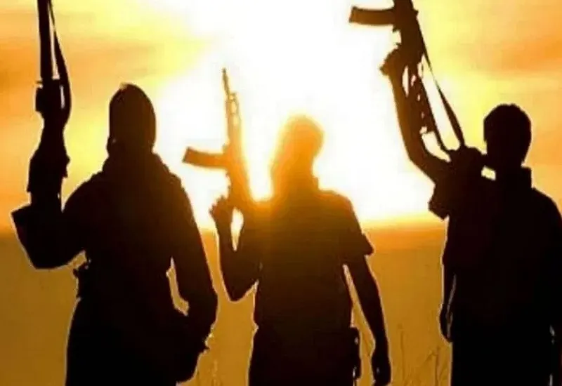 Pakistan : कुर्रम जिले में बढ़ा तनाव, तेल टैंकरों के काफिले पर अज्ञात हथियारबंद लोगों ने किया हमला