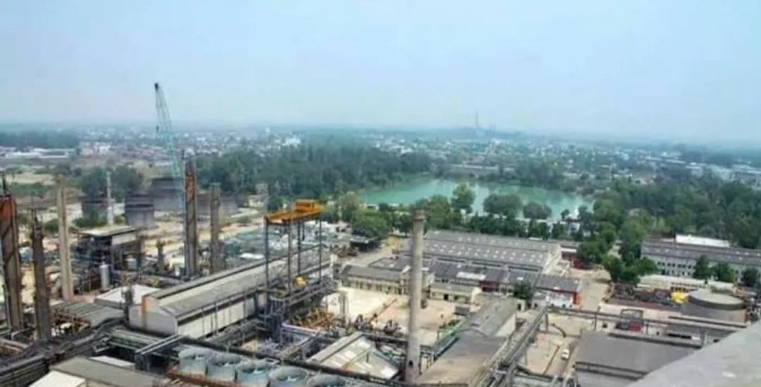 फर्टिलाइजर कारखाने में तालाबंदी, नोटिस चस्पा: कानपुर में 1,500 कर्मचारियों और उनके परिवार के सामने खड़ा हुआ रोजी-रोटी का संकट 