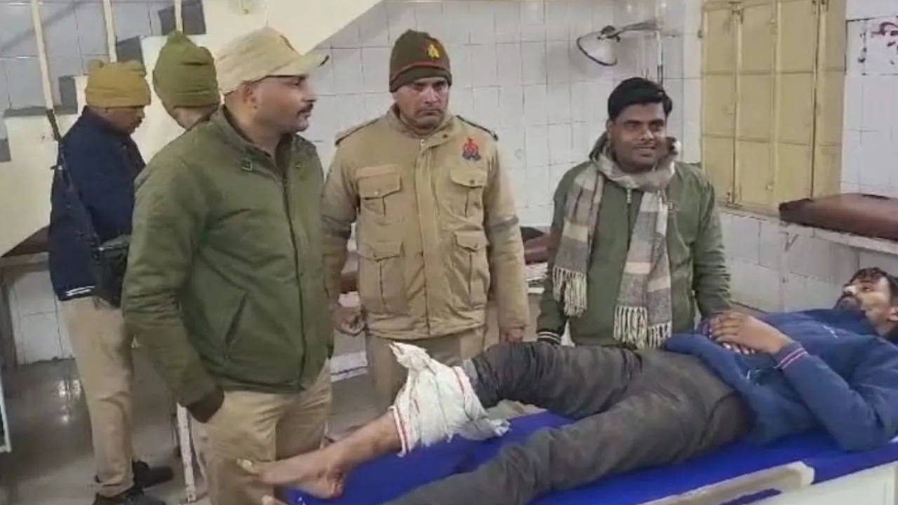Jalaun में पुलिस व चोर के बीच मुठभेड़: शातिर के पैर में लगी गोली...गिरफ्तार, सुनसान इलाके में छिपाकर रखी बाइकें बरामद