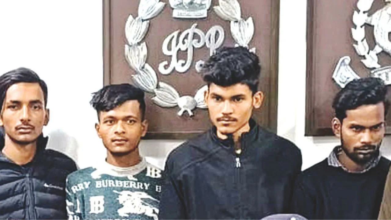 Kanpur में चार वाहन चोर गिरफ्तार: लात मारकर 30 सेकेंड में तोड़ते थे स्कूटी और बाइक के लॉक, आरोपियों से बरामद हुईं इतनी गाडियां...