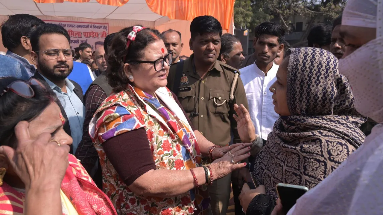 कानपुर में महापौर ने आपके वार्ड कार्यक्रम के तहत परमपुरवा में लगाया कैंप: 28 शिकायतें आई...इतने का मौके पर किया निस्तारण