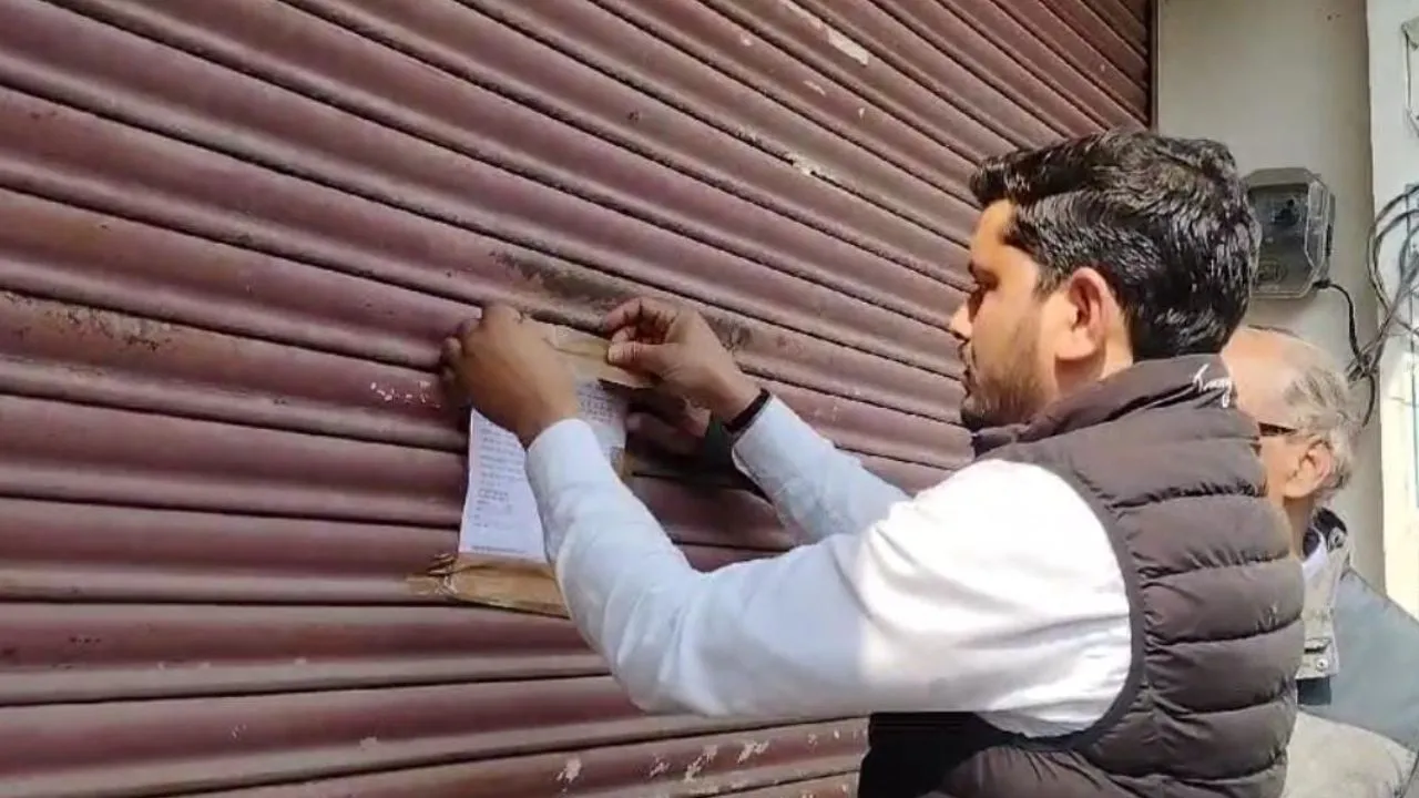 Fatehpur News: निजी अस्पताल में प्रसव के दौरान नवजात शिशु की मौत, परिजनों ने लापरवाही का आरोप लगाकर किया हंगामा