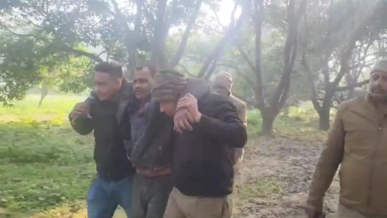 उन्नाव में पुलिस की गोतस्कर से मुठभेड़...एक गिरफ्तार: साथी मौके का फायदा उठाकर हुआ फरार, पीआरवी वाहन को किया क्षतिग्रस्त
