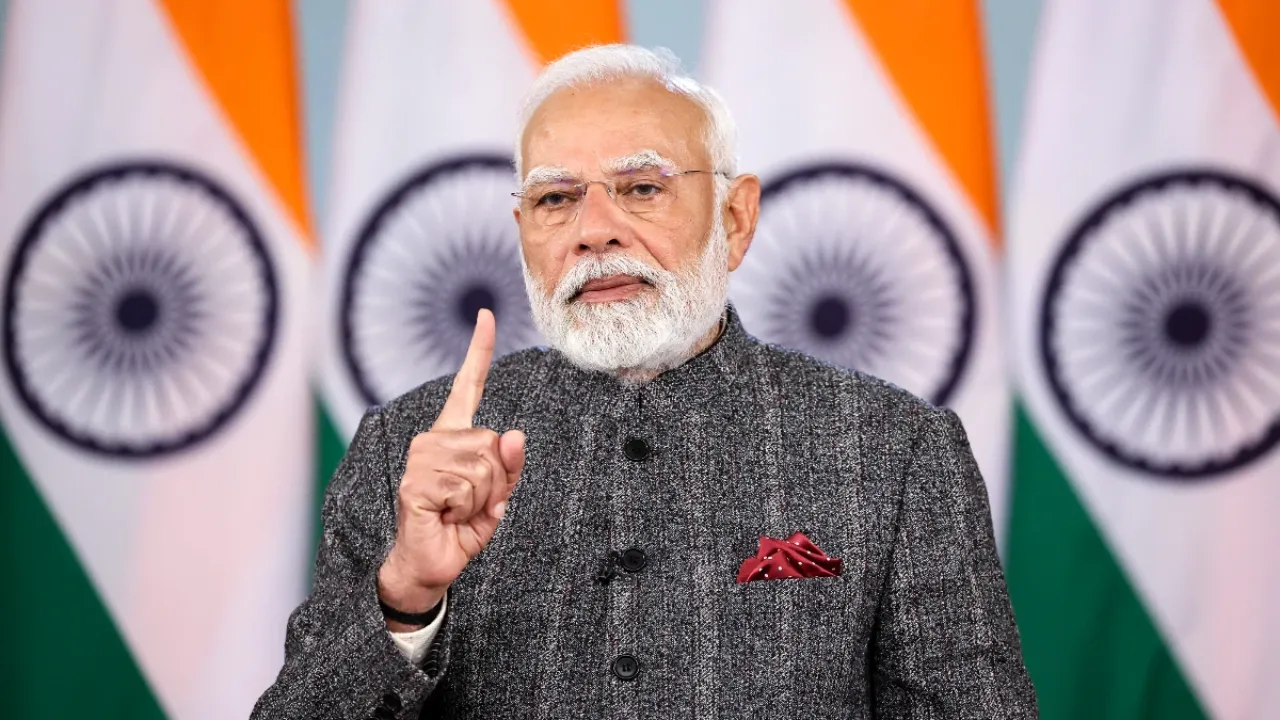 बालिकाओं को बराबर का मिले मौका इसके लिए सरकार संकल्पबद्ध: पीएम मोदी 