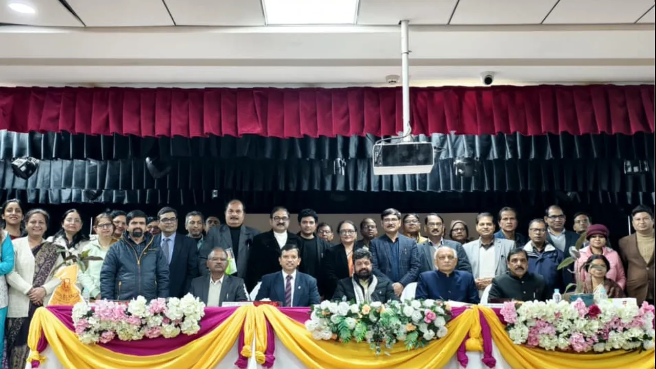 आयुर्वेद में मिलता है सटीक उपचार, राजकीय आयुर्वेद कॉलेज टुड़ियागंज में आयुष मंत्री ने किया संबोधित