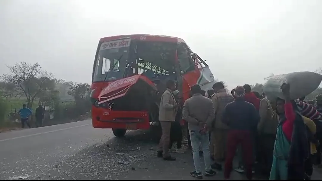 बहराइच: आपस में टकराईं रोडवेज बस, आधा दर्जन यात्री घायल