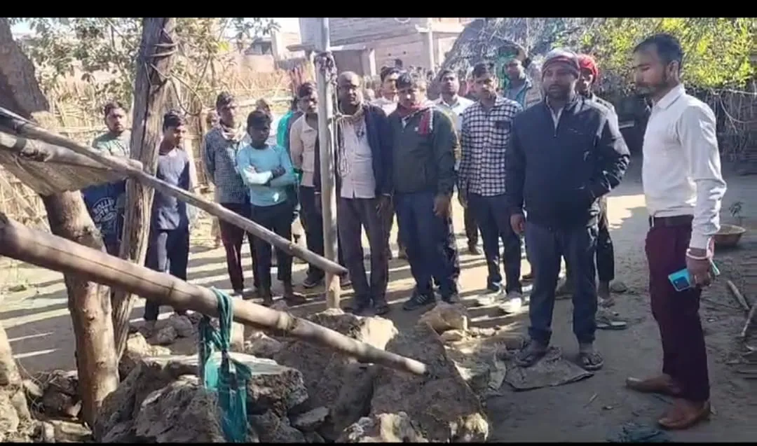 बहराइच: खेलते समय बालक पर गिरी मिट्टी की दीवार, मलबे में दबकर मौत