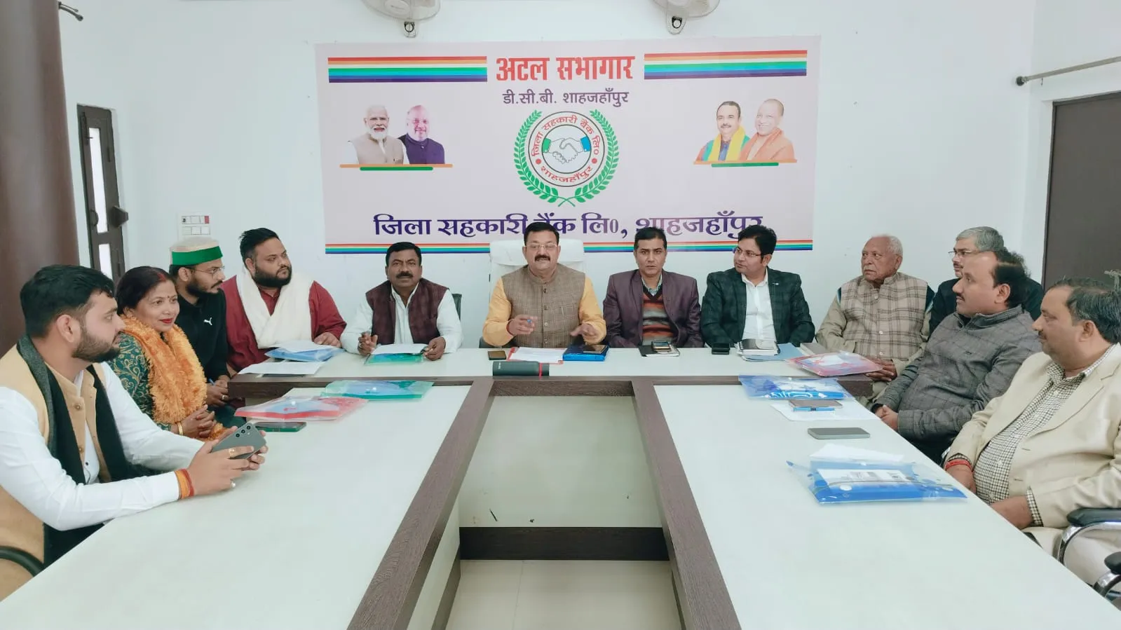 शाहजहांपुर: पैक्स बनाए जाएंगे मल्टीपर्पज, बढ़ेगा दायरा, जल्द बनेगा बायलॉज