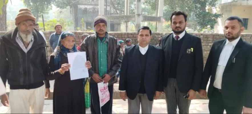 बदायूं: आत्मदाह मामले में गुलफाम के परिजन पहुंचे SSP ऑफिस, धाराएं बढ़ाने की मांग की