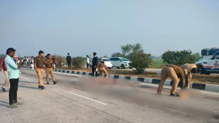 Ghazipur Accident: गाजीपुर में भीषण सड़क हादसा, महाकुंभ से लौट रहे 8 श्रद्धालुओं की मौत...कई घायल