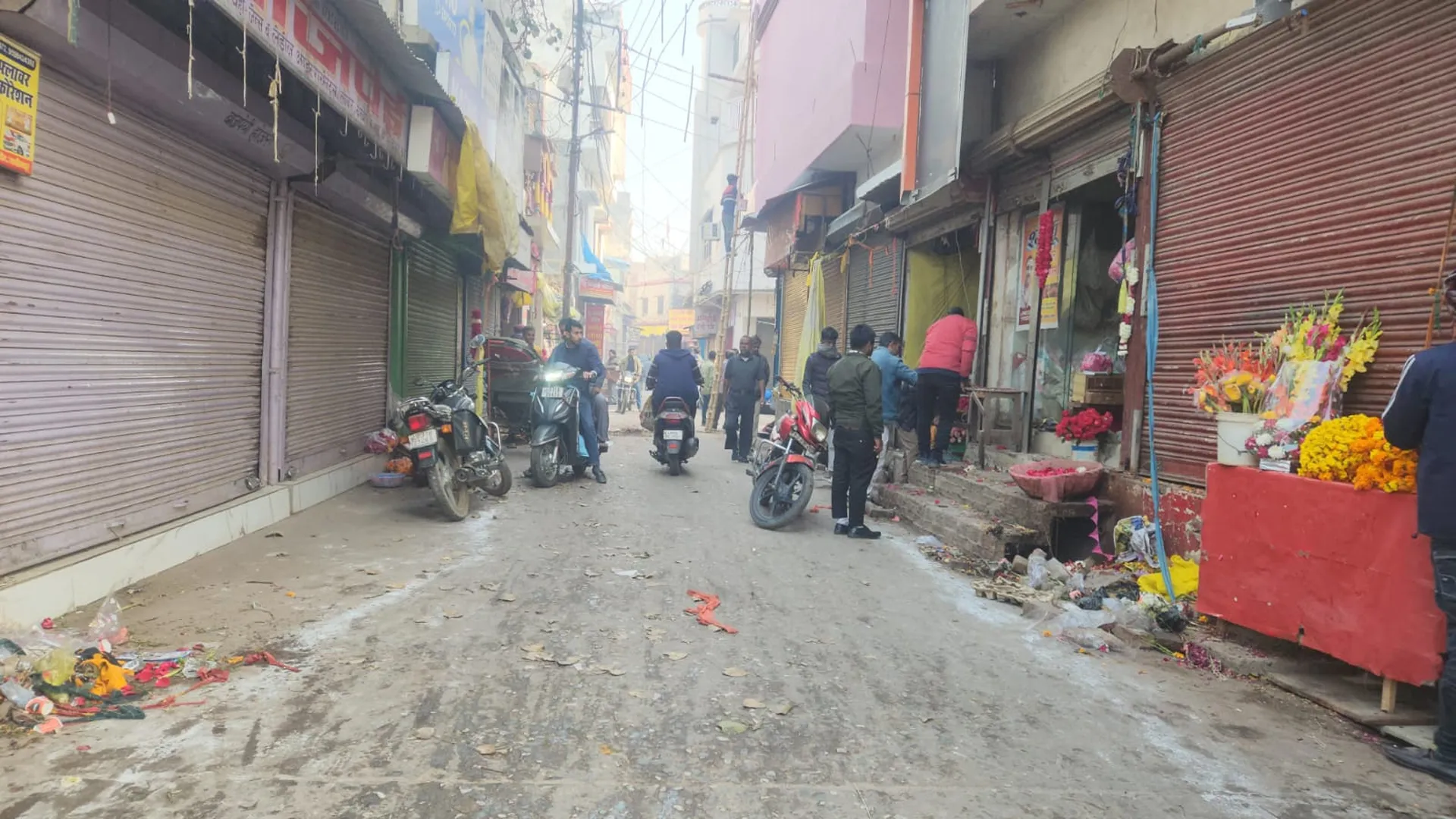 लखीमपुर खीरी: संकटा देवी मार्ग पर चला अतिक्रमण अभियान, ठेले वालों में मची खलबली