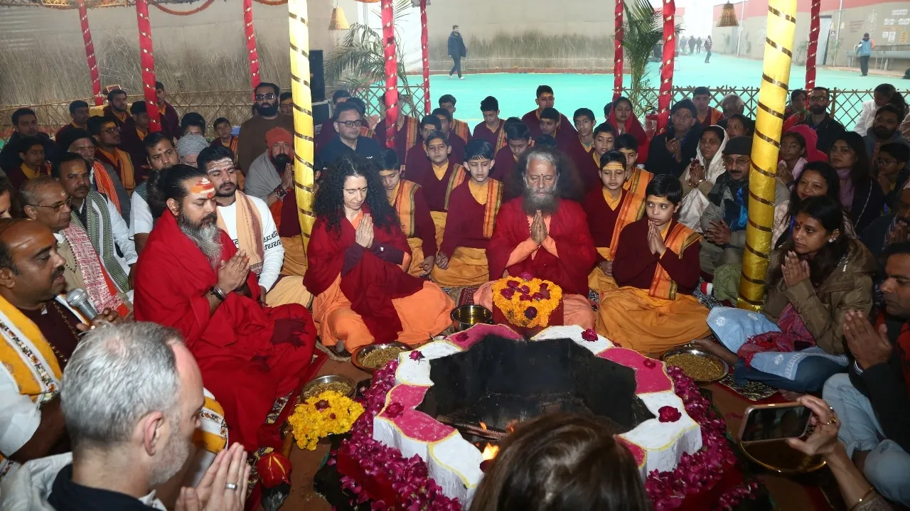 महाकुंभ 2025 : परमार्थ निकेतन के शिविर में मनाया गया आर्मी-डे 