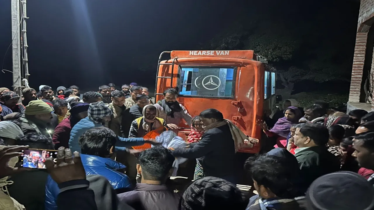 Double Murder :  मृतका के घर से पुलिस ने बरामद किए दो मोबाइल और चार सिमकार्ड