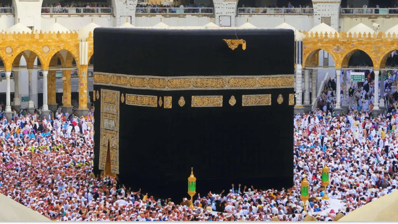 अब उमरा पर जाने के लिए भी लगवानी होगी वैक्सीन, इस दिन से सऊदी सरकार लागू करेगी नियम