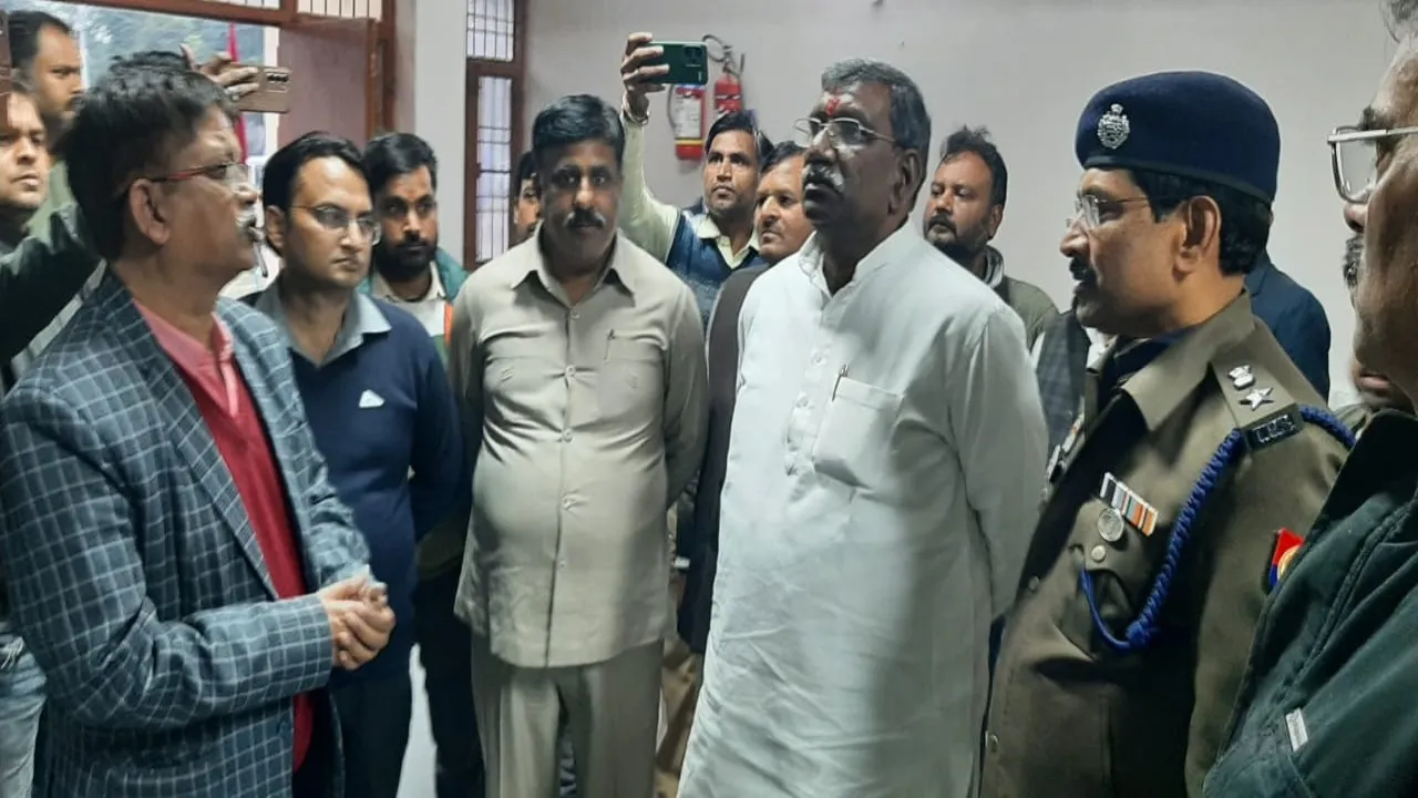 कैबिनेट मंत्री का दौरा