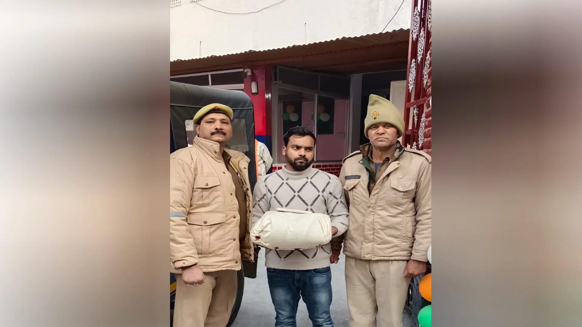 बरेली: 30 लाख रुपये की चरस के साथ एसटीएफ ने पकड़ा तस्कर...महिला को देने वाला था सप्लाई