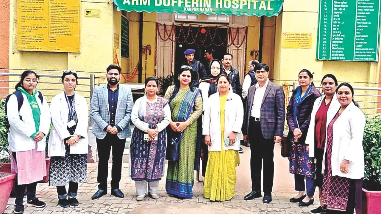 Kanpur: डफरिन अस्पताल पहुंची आरआरटीसी मैटरिंग टीम, गर्भवतियों की परेशानी कम करने को डॉक्टरों को दिया प्रशिक्षण