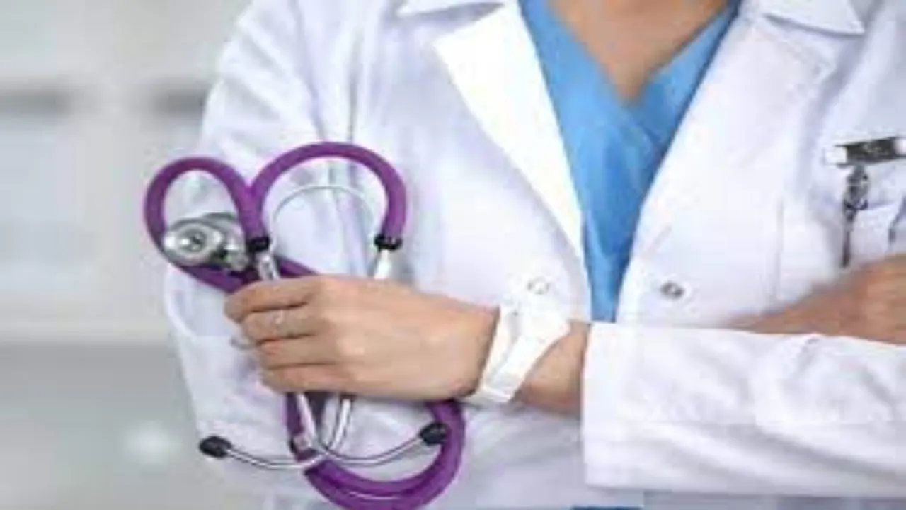 Lucknow News : प्राइवेट प्रैक्टिस के आरोपी डॉक्टर से रिपोर्ट तलब 