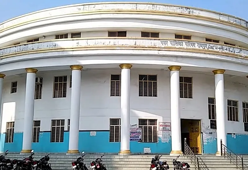 रामपुर : आधुनिक दौर के साथ कदमताल कर रही नगर पालिका, गृह-जल कर जमा कराने के लिए जारी किया क्यूआर कोड 