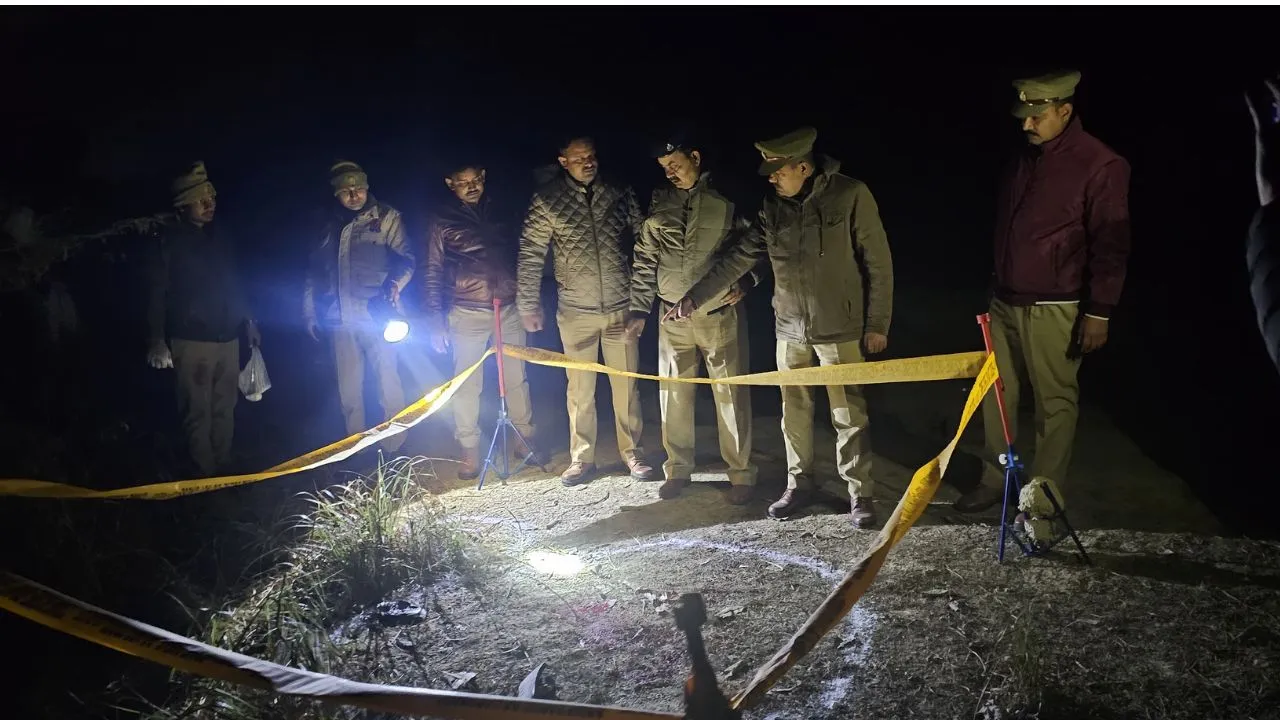 Fatehpur Crime: पुलिस की 25-25 हजार के दो इनामी बदमाशों से मुठभेड़...एक पैर में लगी गोली, दो शातिर गिरफ्तार