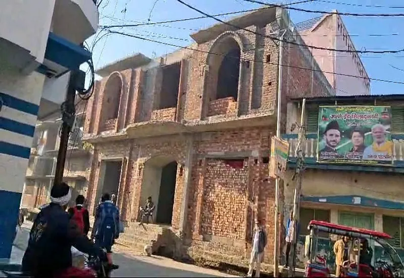 Sambhal : सांसद जियाउर्रहमान बर्क द्वारा बिना नक्शा मकान निर्माण मामले में आया नया एंगल, कई दस्तावेज सामने आए