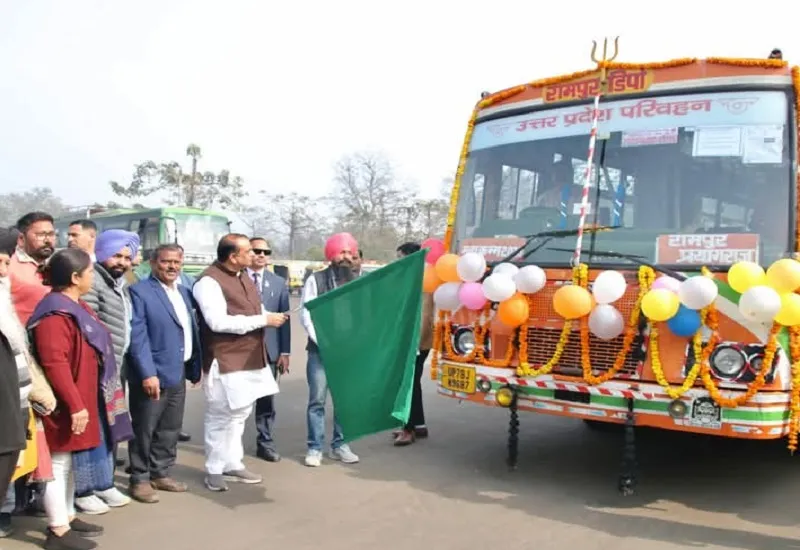 रामपुर : महाकुंभ के लिए दो बसें रवाना, शहर विधायक बोले-श्रद्धालुओं की यात्रा को सुगम बनाएंगीं रोडवेज बसें