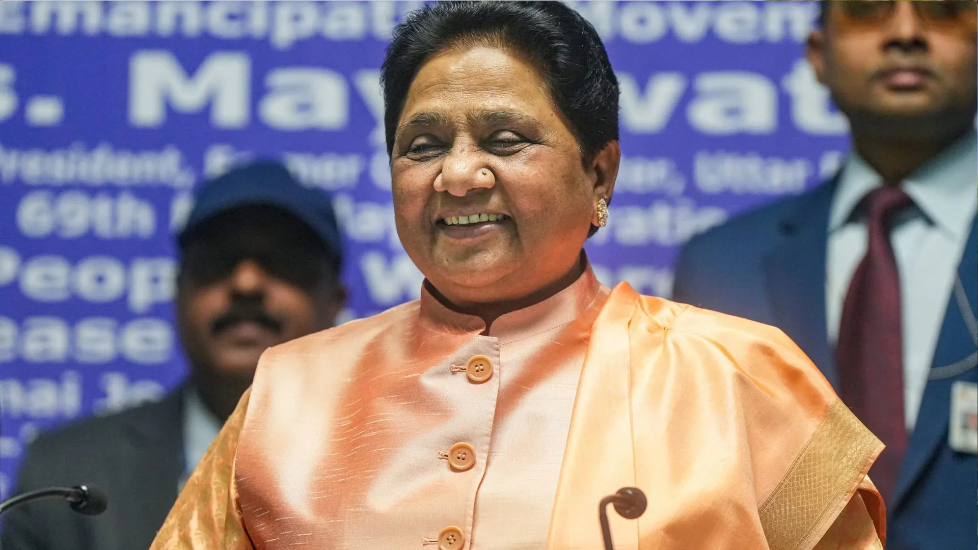 बसपा ने दिल्ली की 69 सीटों पर उतारे प्रत्याशी, देखें पूरी लिस्ट