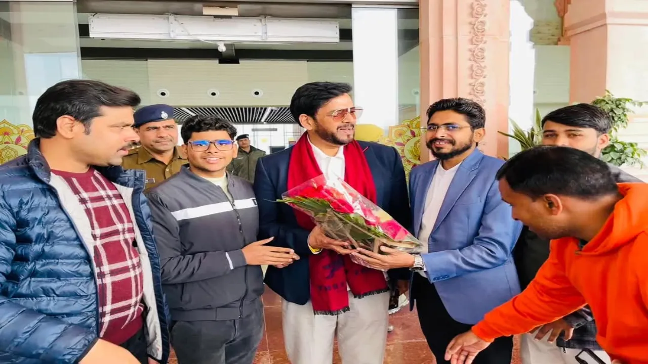 Ayodhya News: रामनगरी पहुंचे सांसद व अभिनेता रविकिशन, बोले-  महाकुंभ में विपक्षी नेताओं को भी आना चाहिए