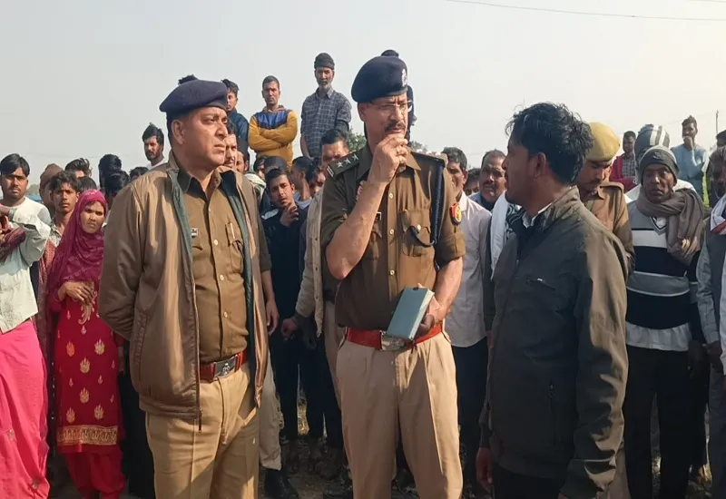 अमरोहा : सपा कार्यकर्ता व ग्राम प्रधान पति के मामा की दिनदहाड़े गोली मारकर हत्या, क्षेत्र में मचा हड़कंप