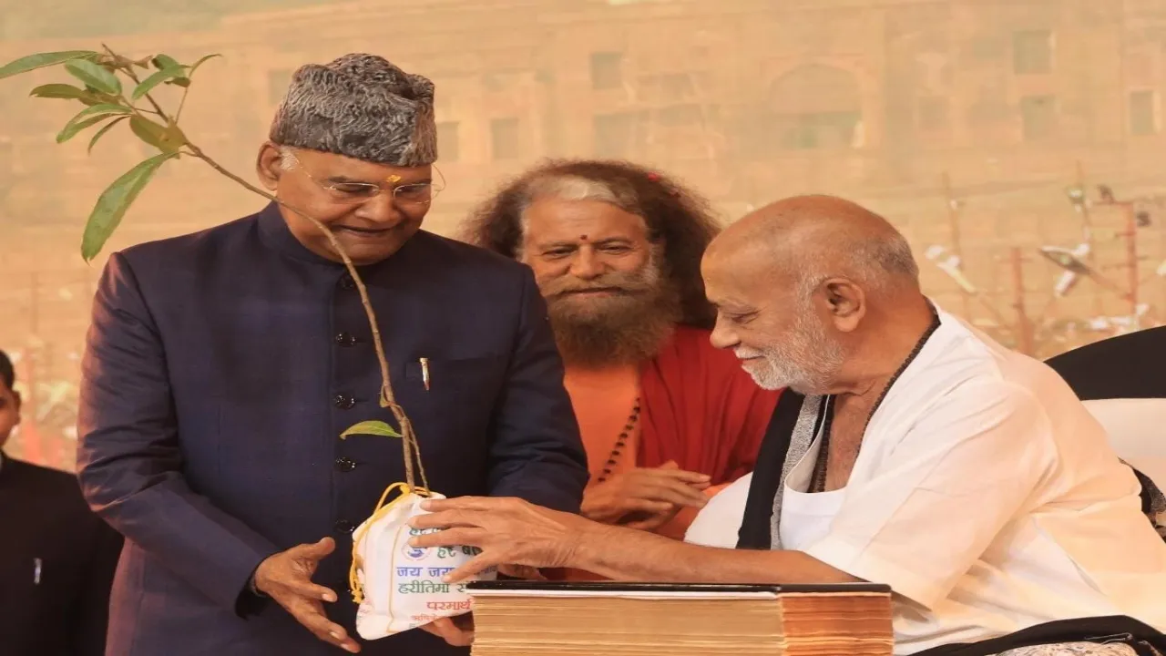  महाकुंभ 2025 : पूर्व राष्ट्रपति रामनाथ कोविंद ने मोरारी बापू के श्रीमुख से हो रही कथा का किया रसपान
