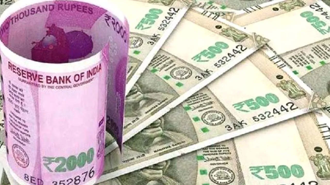 Outsourcing News: आउटसोर्सिंग कर्मचारियों के लिए खुशखबरी, न्यूनतम मानदेय तय, जल्द बाहर होंगी निजी कंपनियां