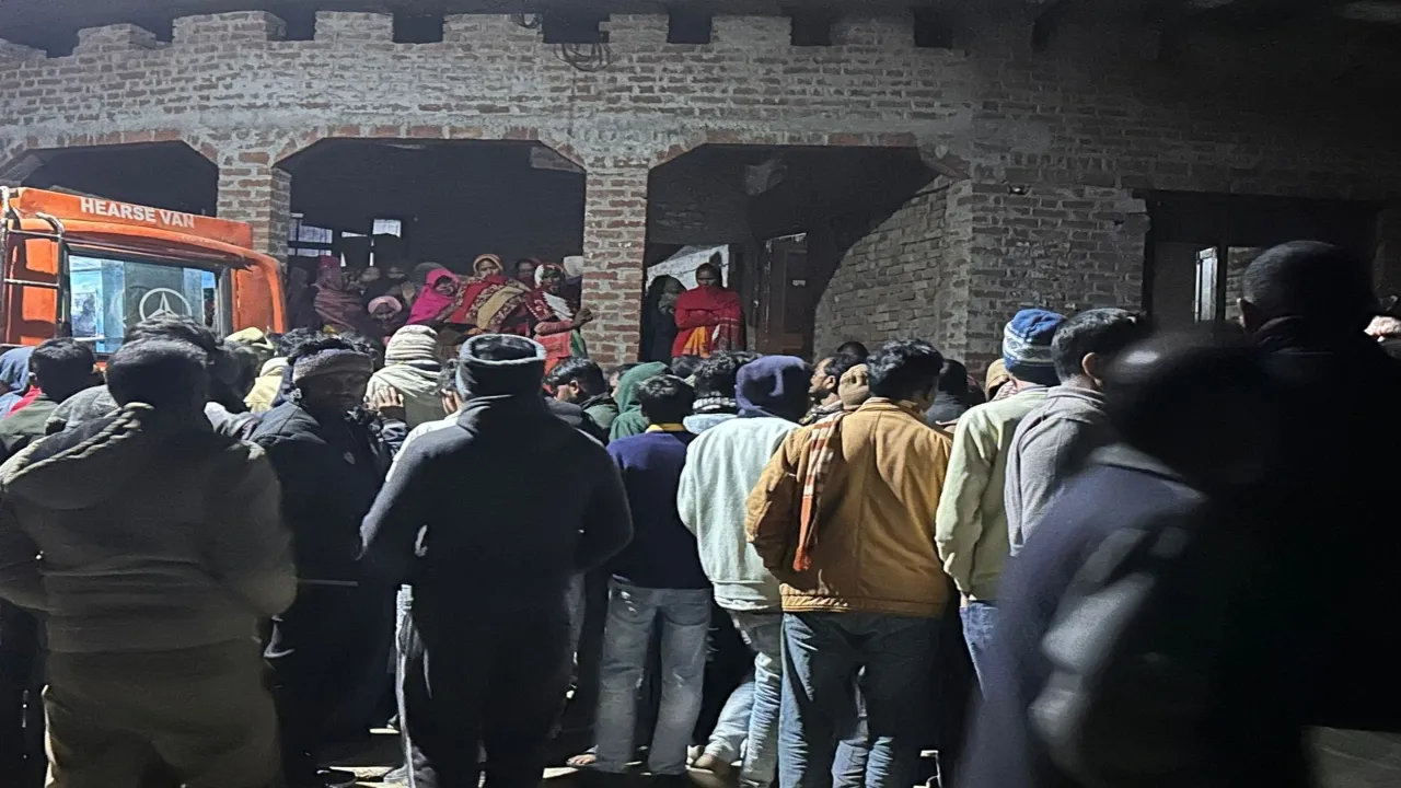 लोगों का हुजूम