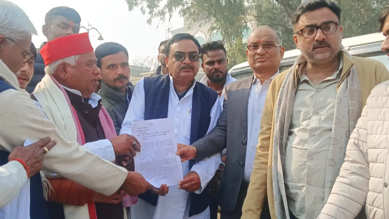 Milkipur by-election : समाजवादी पार्टी ने सत्ता पक्ष पर लगाया आचार संहिता उल्लंघन करने का आरोप