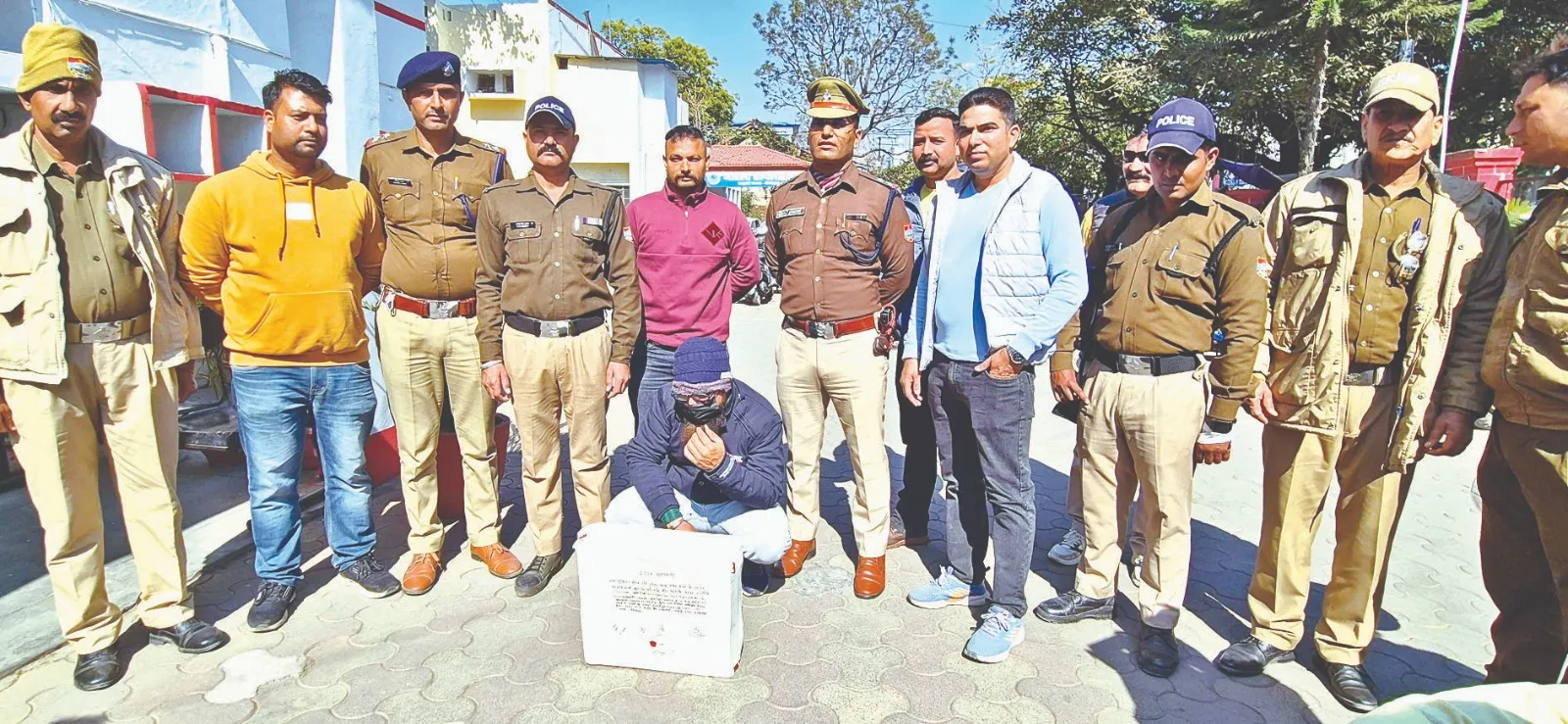 हल्द्वानीः मोमबत्ती की दुकान में नशे का सामान, सबसे बड़ी खेप जब्त